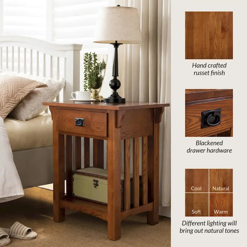 Beistelltisch aus massivem Eschenholz mit Schublade und Seiten mit Lattenoptik