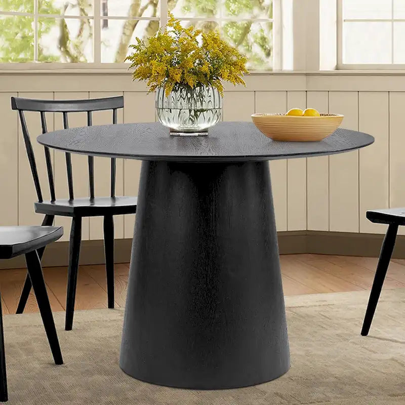 Mesa de jantar redonda em folheado de carvalho, com pedestal afunilado e bordo biselado