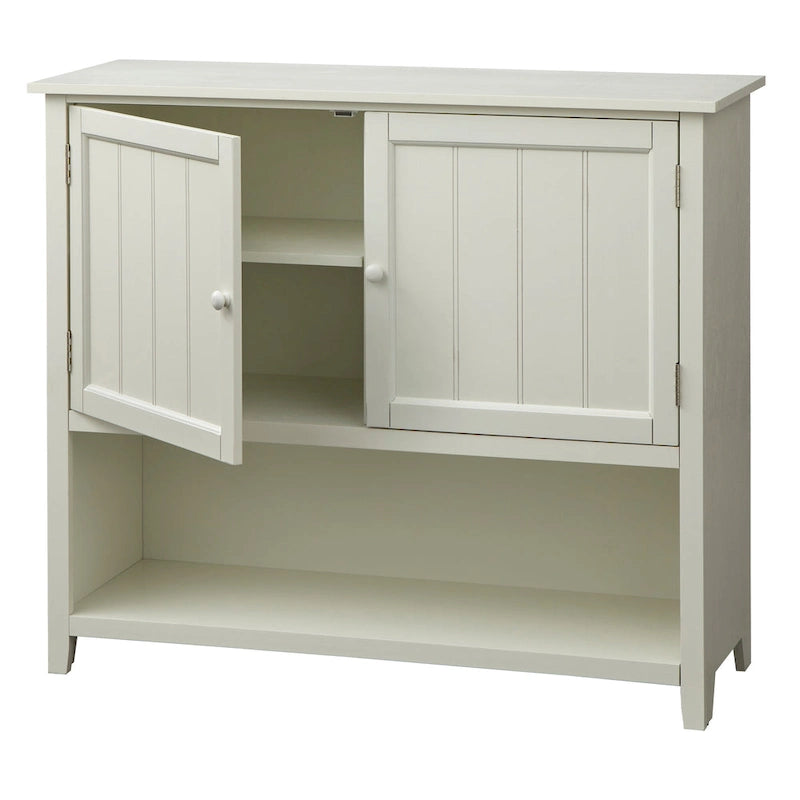 Credenza farmhouse a due ante con pannelli a beadboard e mensola aperta