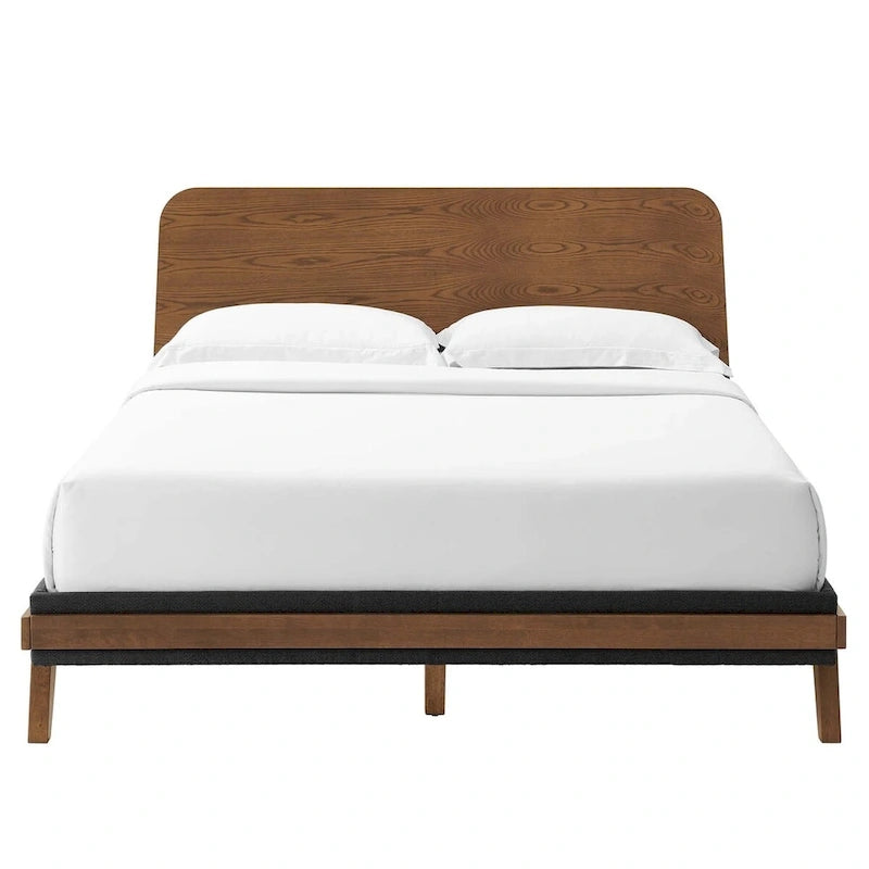 Walnootkleurig queensize platformbed met afgerond hoofdbord en houten lattenbodem
